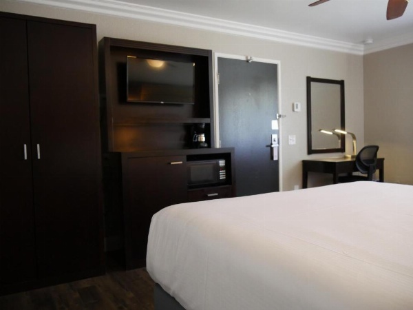 Inn at Highway 1 image 28